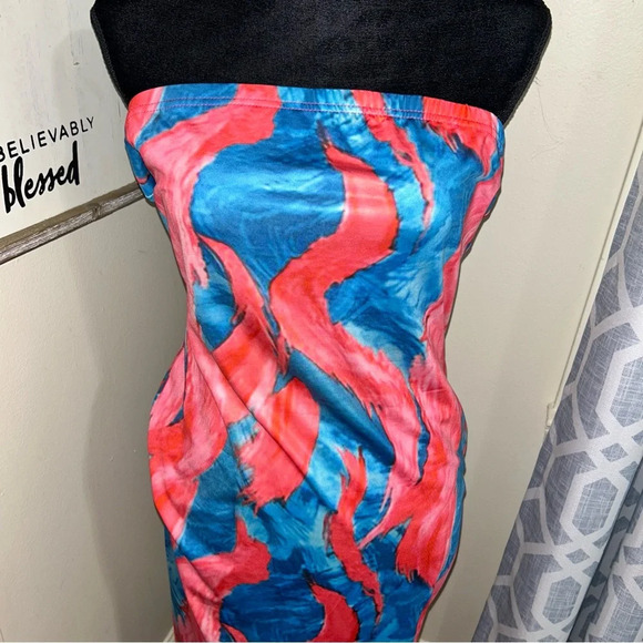 Allover swirl Print summer tube  Bodycon Dress - Picture 3 of 8